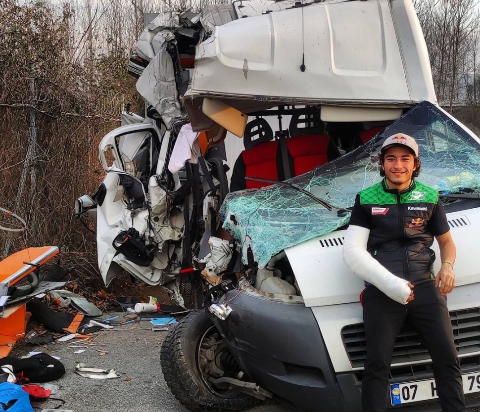 Чан Онжу чудом избежал гибели при лобовом столкновении с грузовиком в Турции