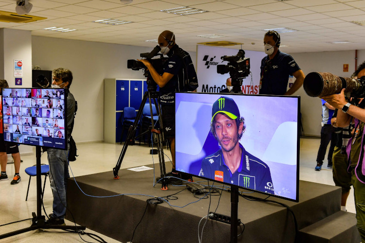 Новый формат пресс-конференций и брифингов в MotoGP - только через камеру