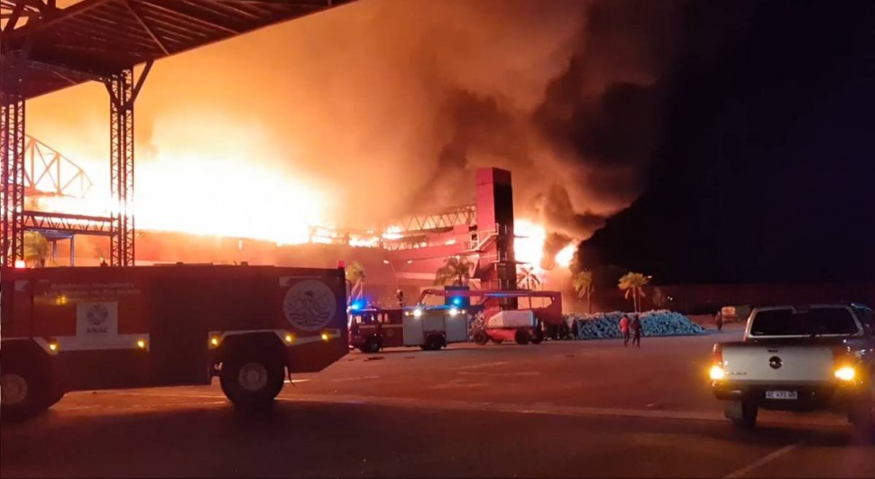 Ночной пожар полностью уничтожил пит-билдинг автодрома Termas de Rio Hondo