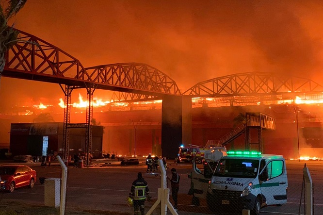 Ночной пожар полностью уничтожил пит-билдинг автодрома Termas de Rio Hondo
