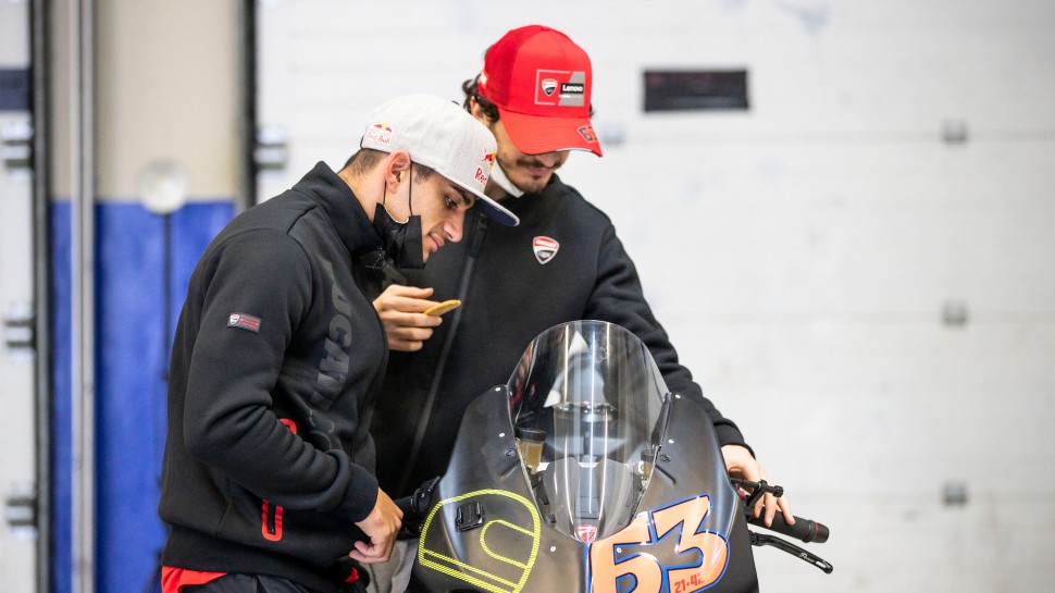 Пекко Баньяя (Ducati Lenovo Team) и Хорхе Мартин (Pramac Racing)