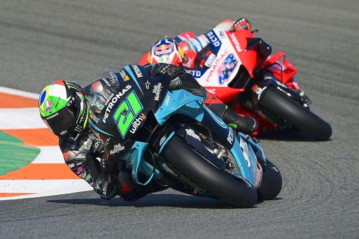 Грандиозное сражение Морбиделли и Миллера в Валенсии - украшение финальной части MotoGP 2020 года