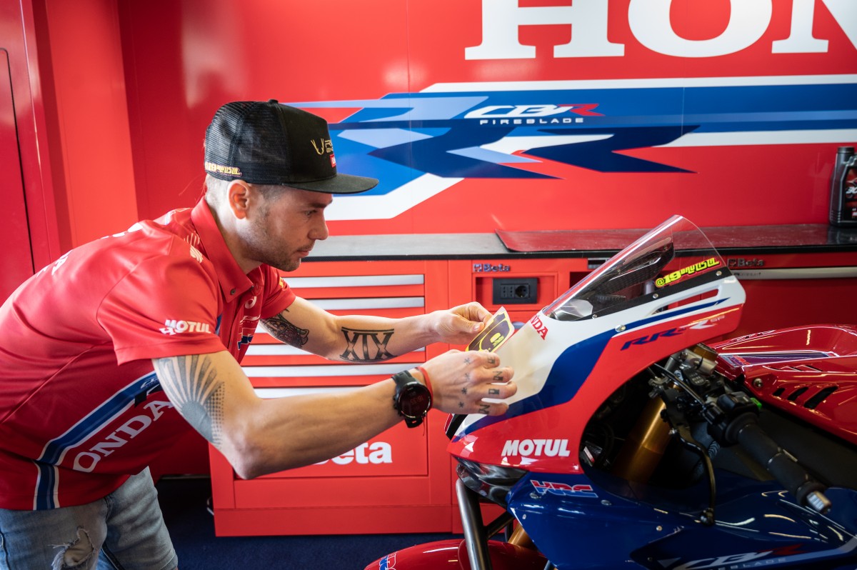 Альваро Баутиста и его Honda CBR1000RR-R Fireblade 2021, Team HRC WorldSBK