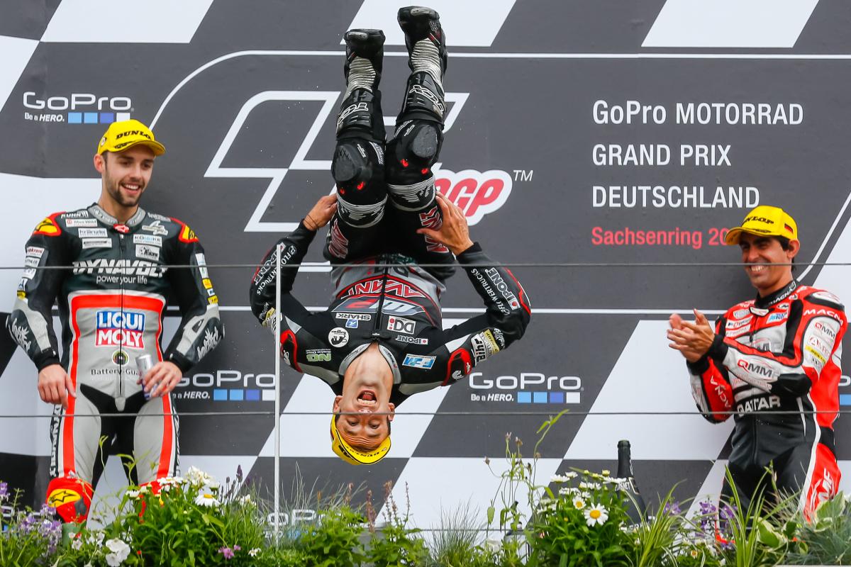 Жоан Зарко делает сальто с подиума Гран-При Германии