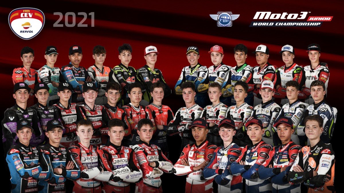 Участники юниорского чемпионата мира FIM/CEV Moto3