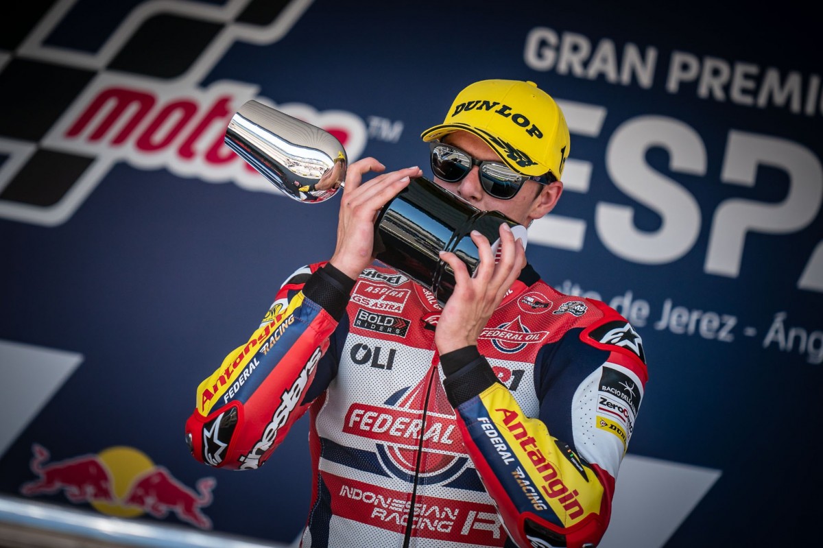 Фабио Ди Джианантонио, новобранец Gresini Racing в Moto2 выигрывает Гран-При Испании
