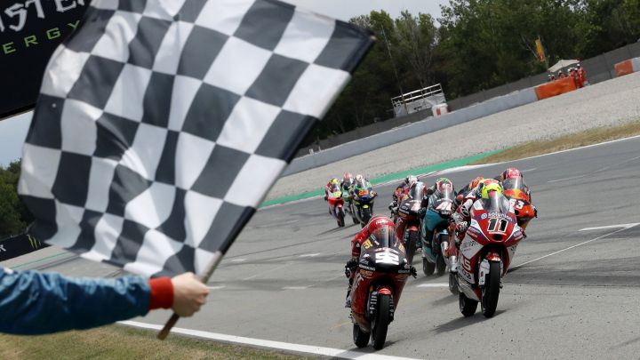 Финиш Гран-При Каталонии в классе Moto3