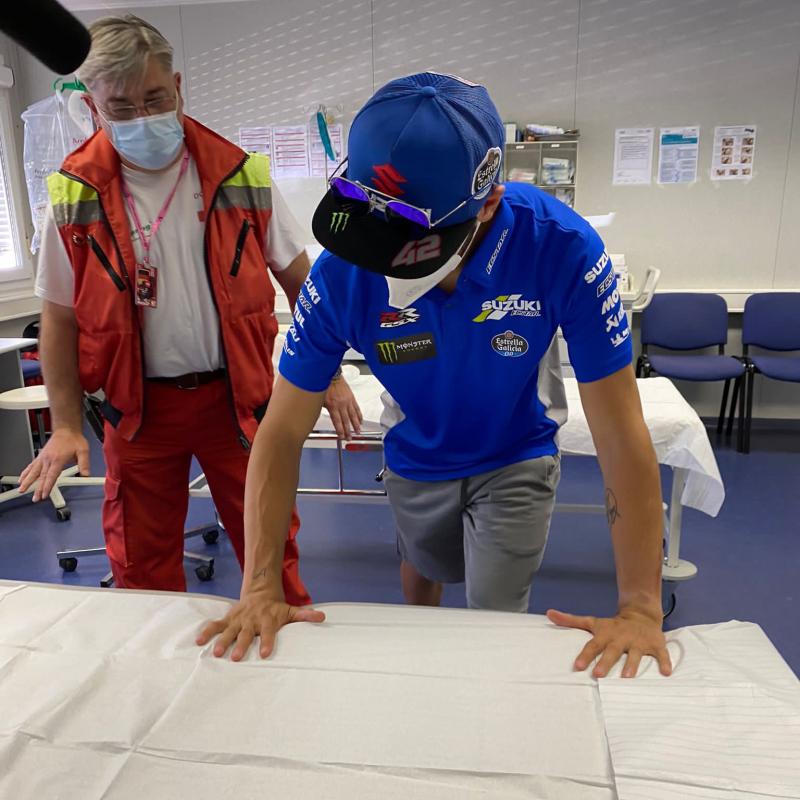 Алекс Ринс проходит медицинский тест на Sachsenring