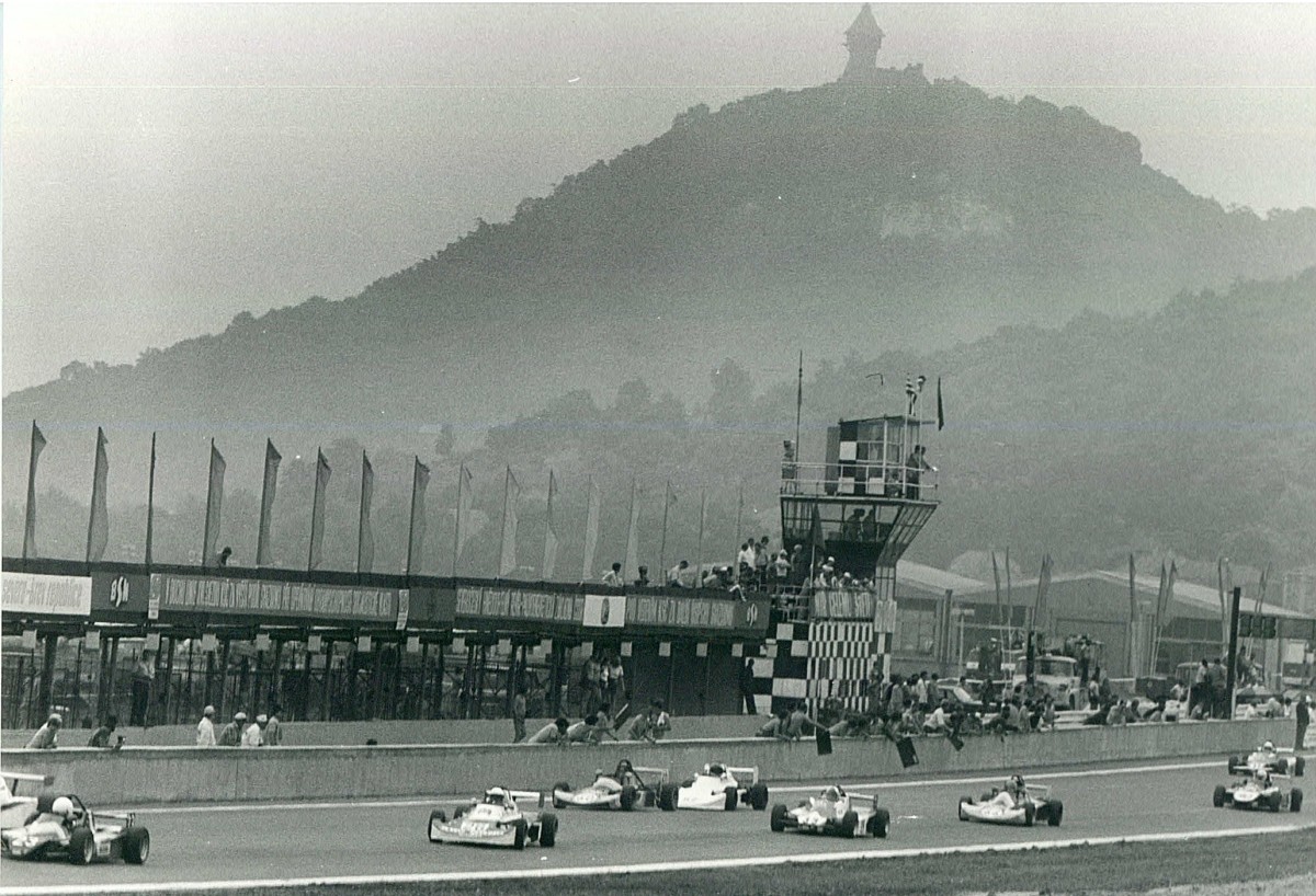 Автодром Мост - 1983 год, первые автогонки