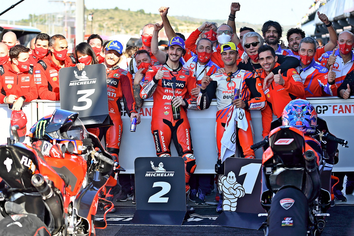 Ducati вне конкуренции на Ricardo Tormo Circuit - оккупировали всю первую линию решетки