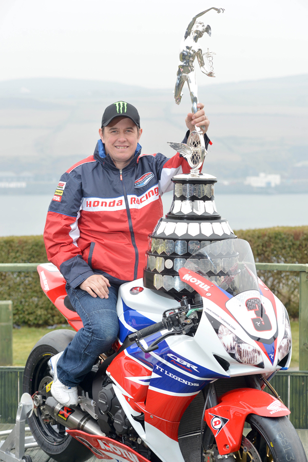 Джон МакГиннесс - 23-кратный победитель Isle of Man TT