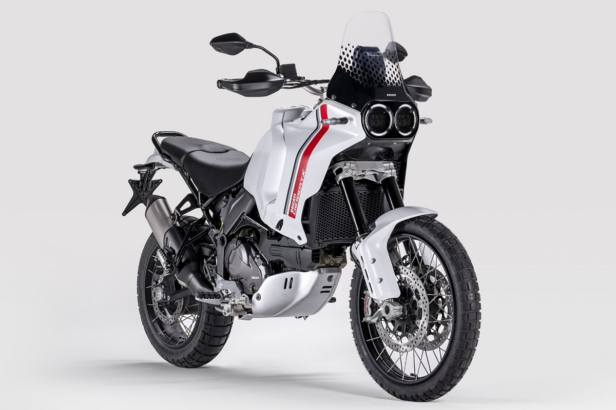 Первый раллийный мотоцикл Ducati DesertX (2022)