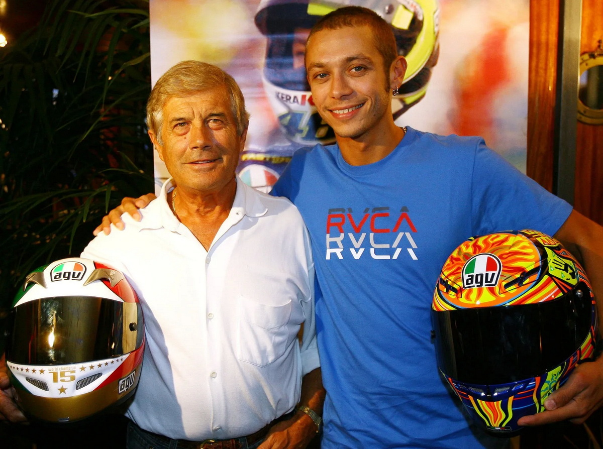 Две суперлегенды мотоспорта - Джакомо Агостини и Валентино Росси, амбассадоры AGV