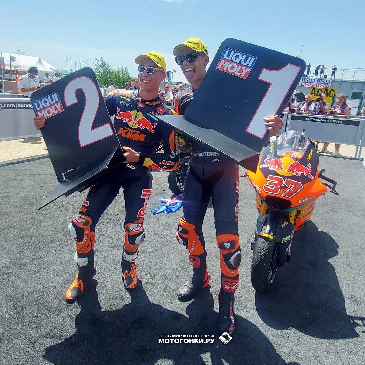 Августо Фернандес и Педро Акоста из Red Bull KTM Ajo - на 1-2 местах Гран-При Германии Moto2