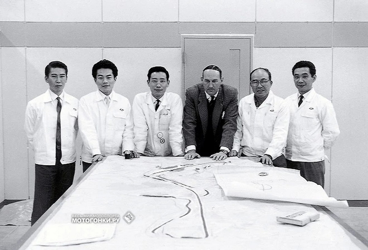 Джон Хугенхольц и Соитиро Хонда над проектом Suzuka Circuit