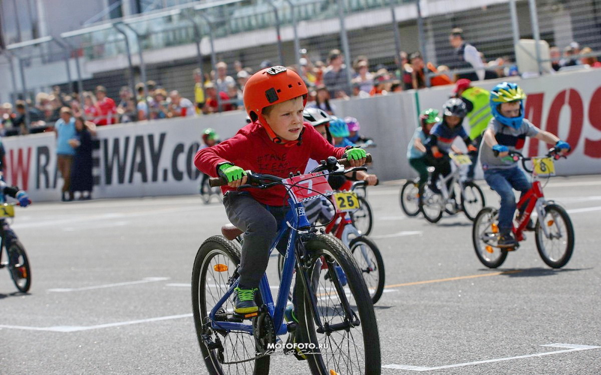 Детей ждет настоящая гонка на велосипедах по Moscow Raceway