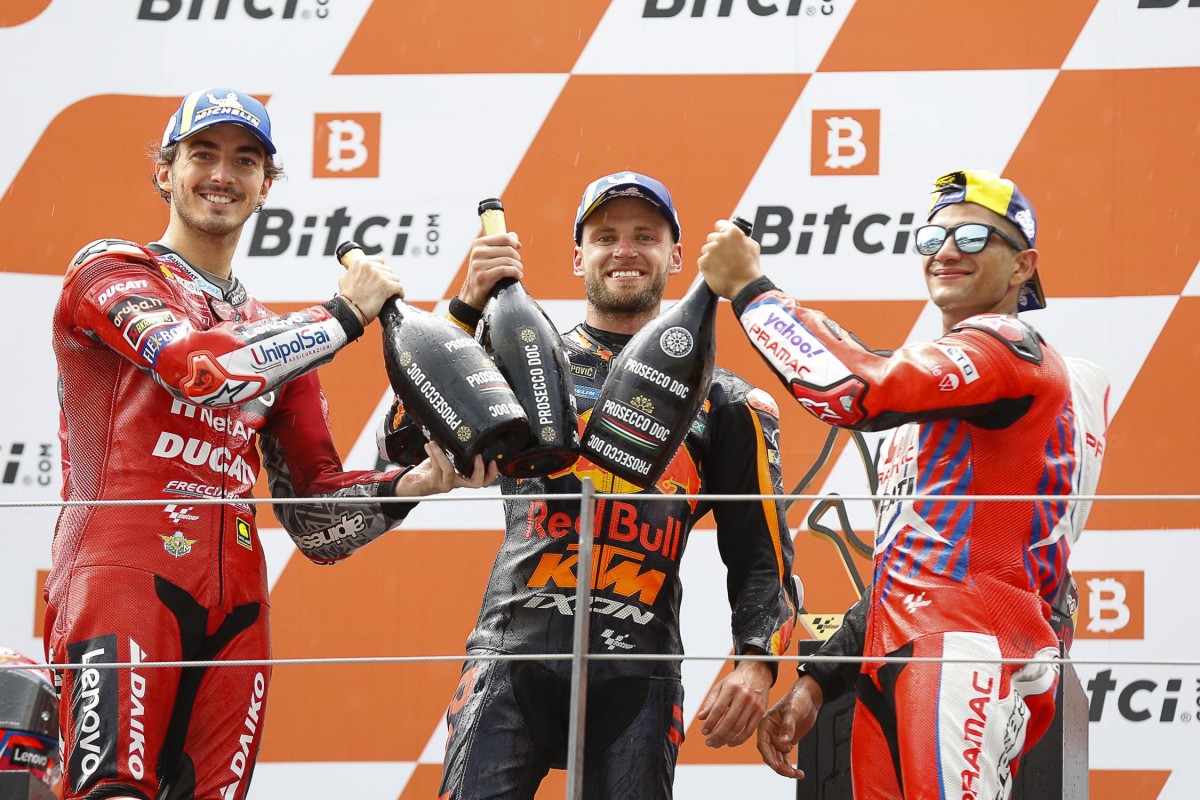 Брад Биндер и два Ducati на подиуме Гран-При Австрии MotoGP 2021 года