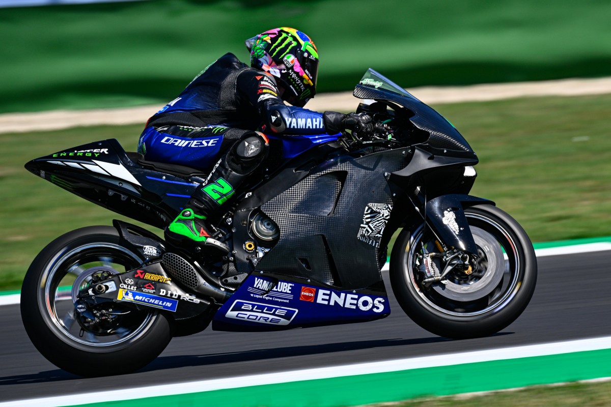 Пилоты Monster Energy Yamaha MotoGP получили новый двигатель YZR-M1