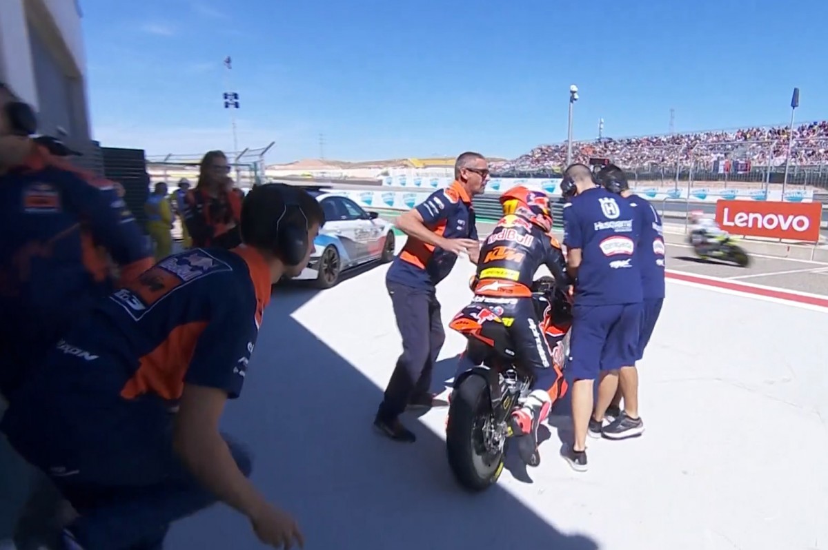 Уникальный инцидент на квалификации Moto3 в Арагоне