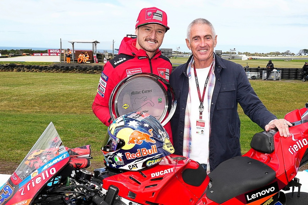 Джек Миллер вместе с Легендой MotoGP Миком Дуэйном