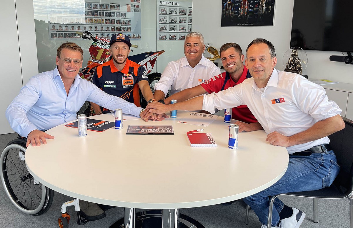 Команда De Carli Racing стала заводской Red Bull KTM Factory Racing