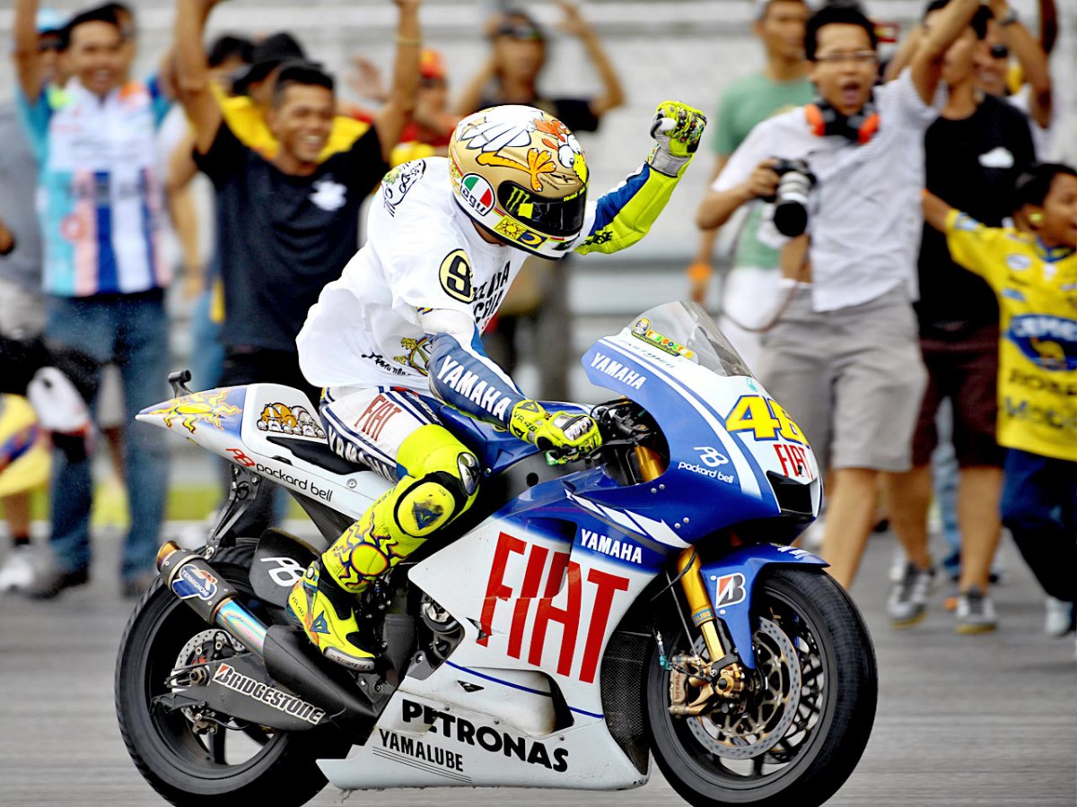 Валентино Росси стал 9-кратным чемпионом мира, 7-кратным чемпионом MotoGP в 2009 году