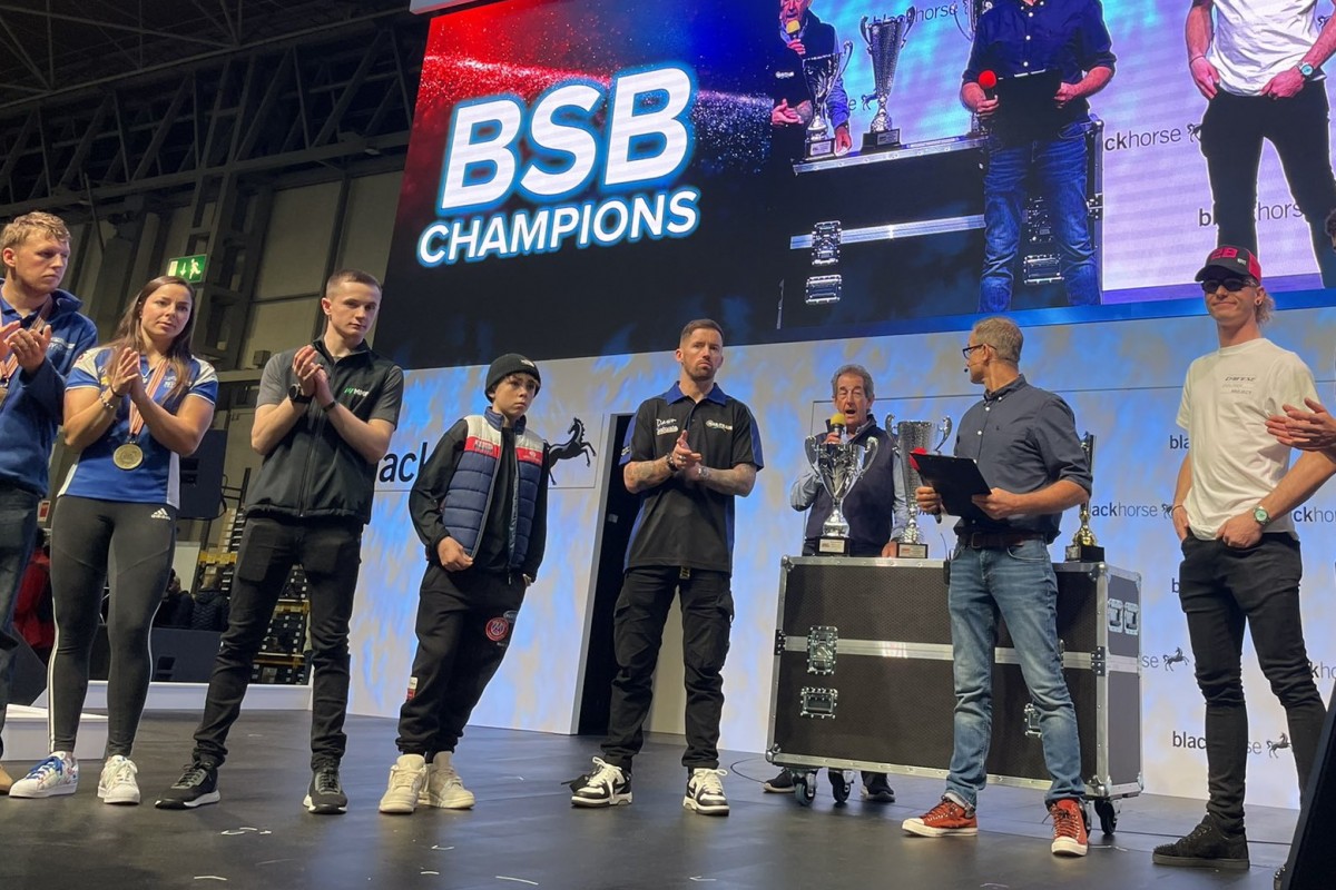 Награждение чемпионов BSB 2022 года на выставке в Бирмингеме