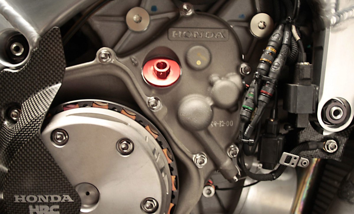 Двигатель Honda RC213V