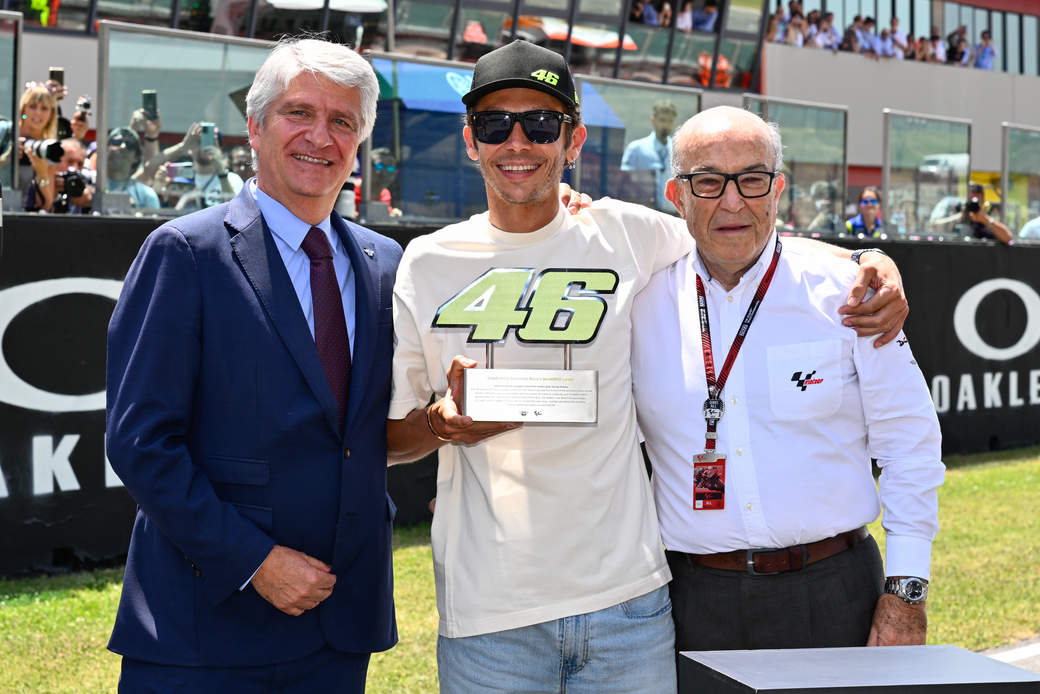 Несмотря на выход в отставку, Валентино Росси продолжает играть очень важную роль в MotoGP