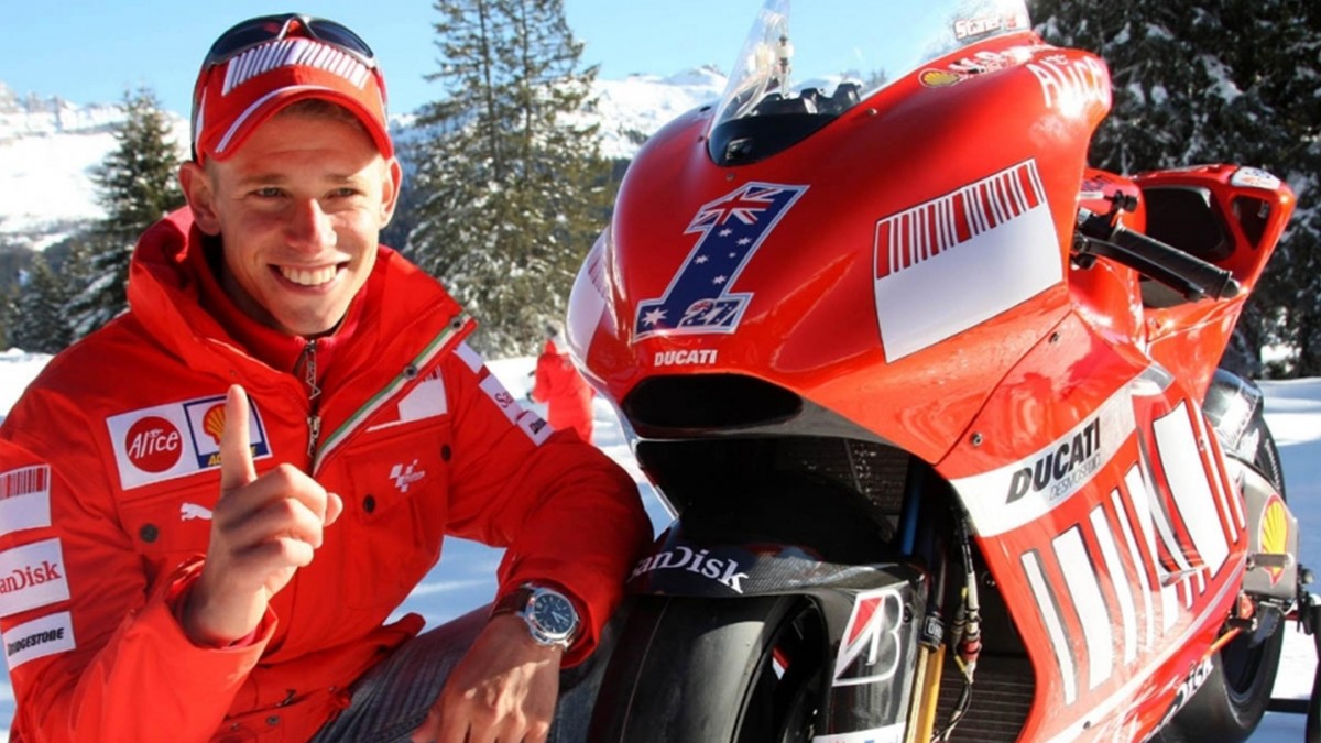Кейси Стоунер, team Ducati на перезентации 2008 года - с 1 на Desmosedici GP08