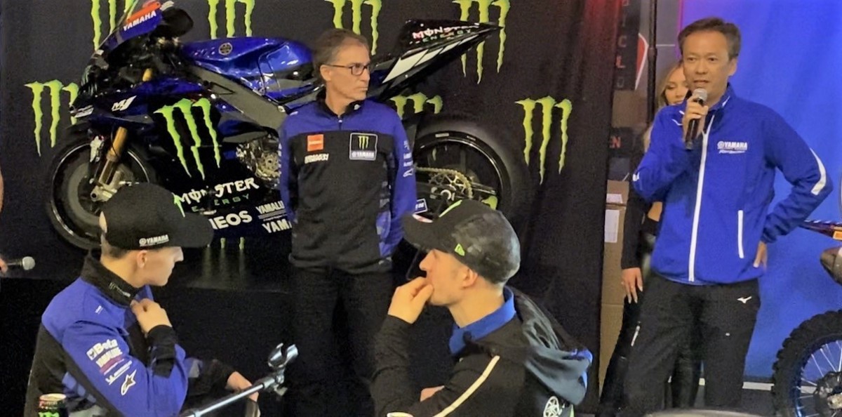 Тойоси Нисида выступает на презентации Monster Energy Star Yamaha Racing в Сан-Диего