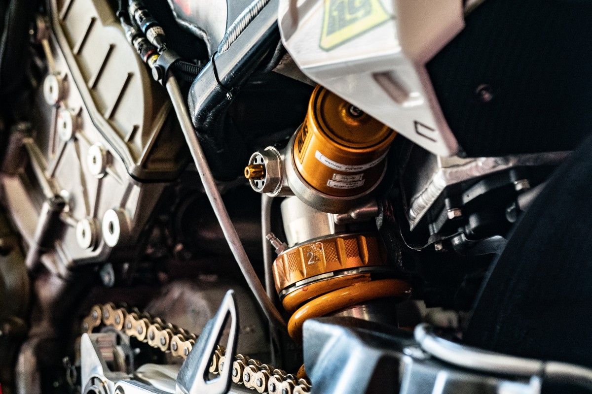 Новый амортизатор и маятник Ducati Panigale V4 R заводской Aruba.it Racing