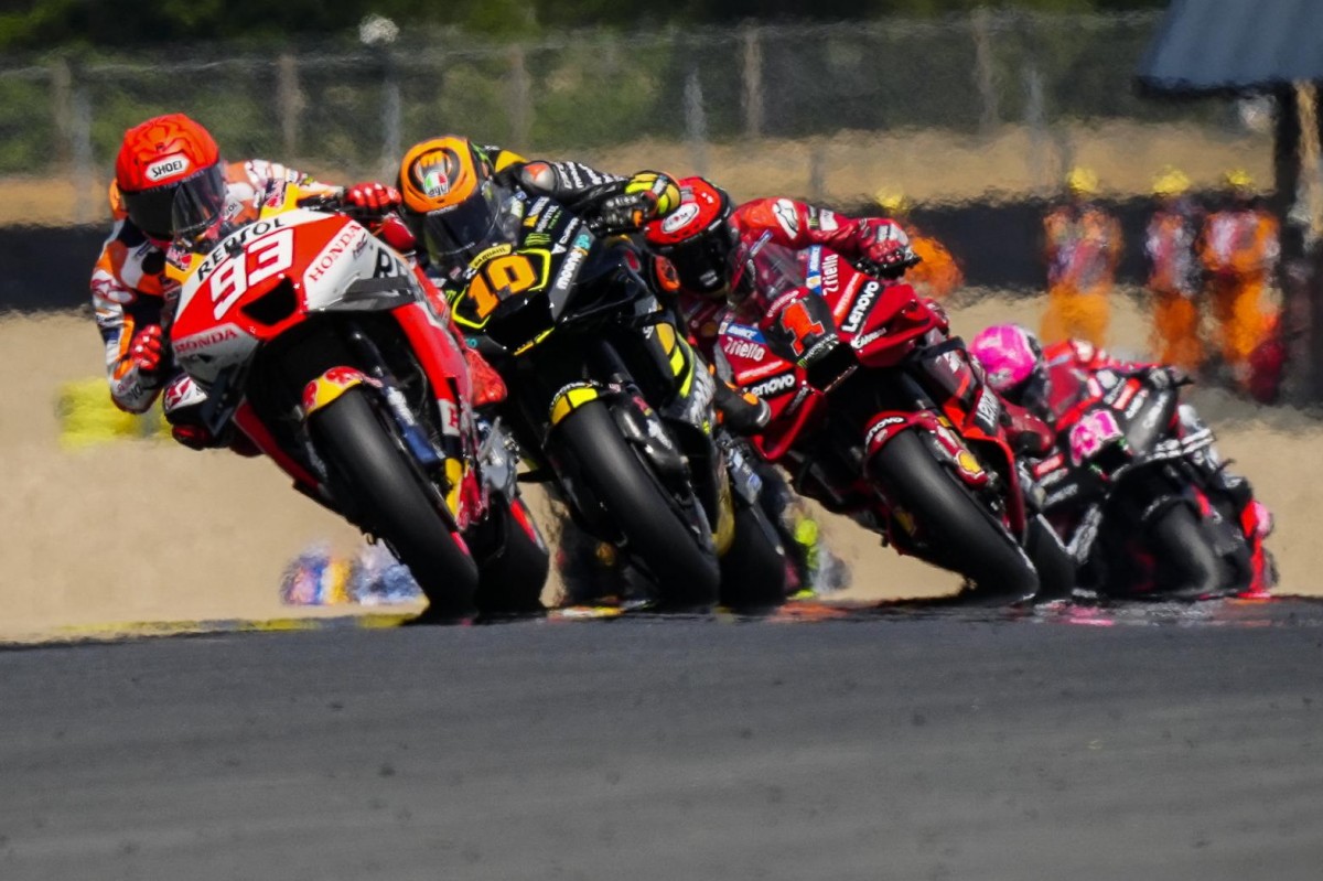 Схватка за 3-е место MotoGP Sprint Race Гран-При Франции