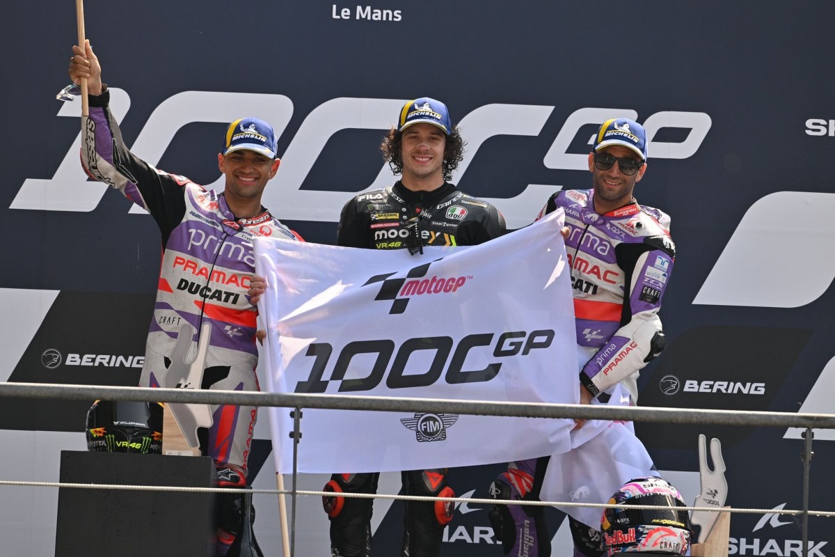 Подиум 1000-ной гонки MotoGP: три пилота независимых команд Ducati - Беццекки, Мартин и Зарко