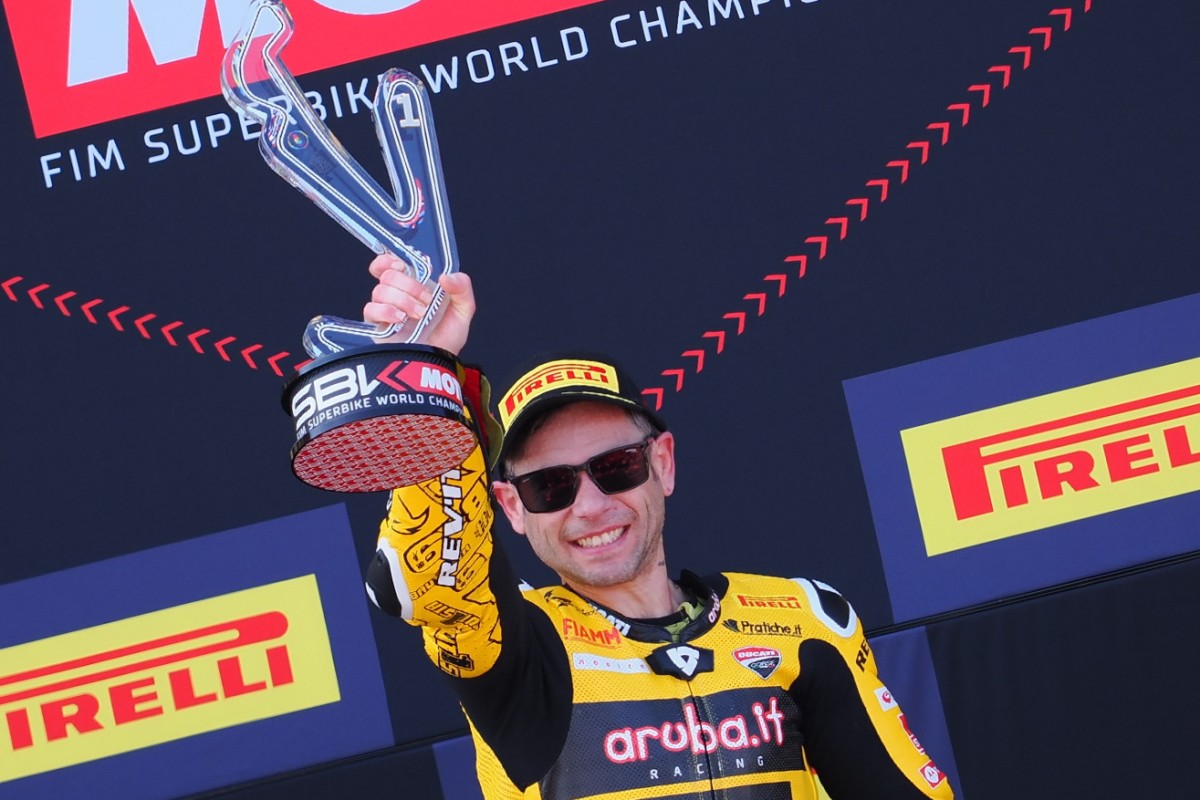 Альваро Баутиста выиграл 9 из 9 состоявшихся с начала сезона гонок World Superbike