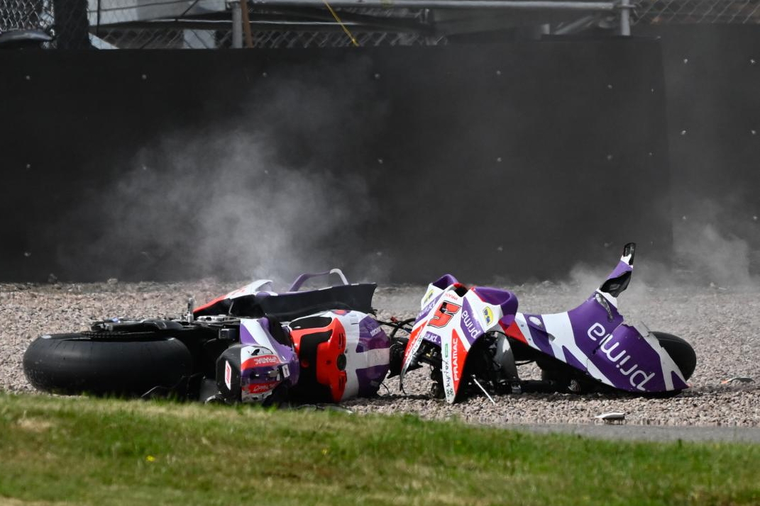 Ducati Desmoedici GP23 был полностью уничтожен при столкновении с Honda