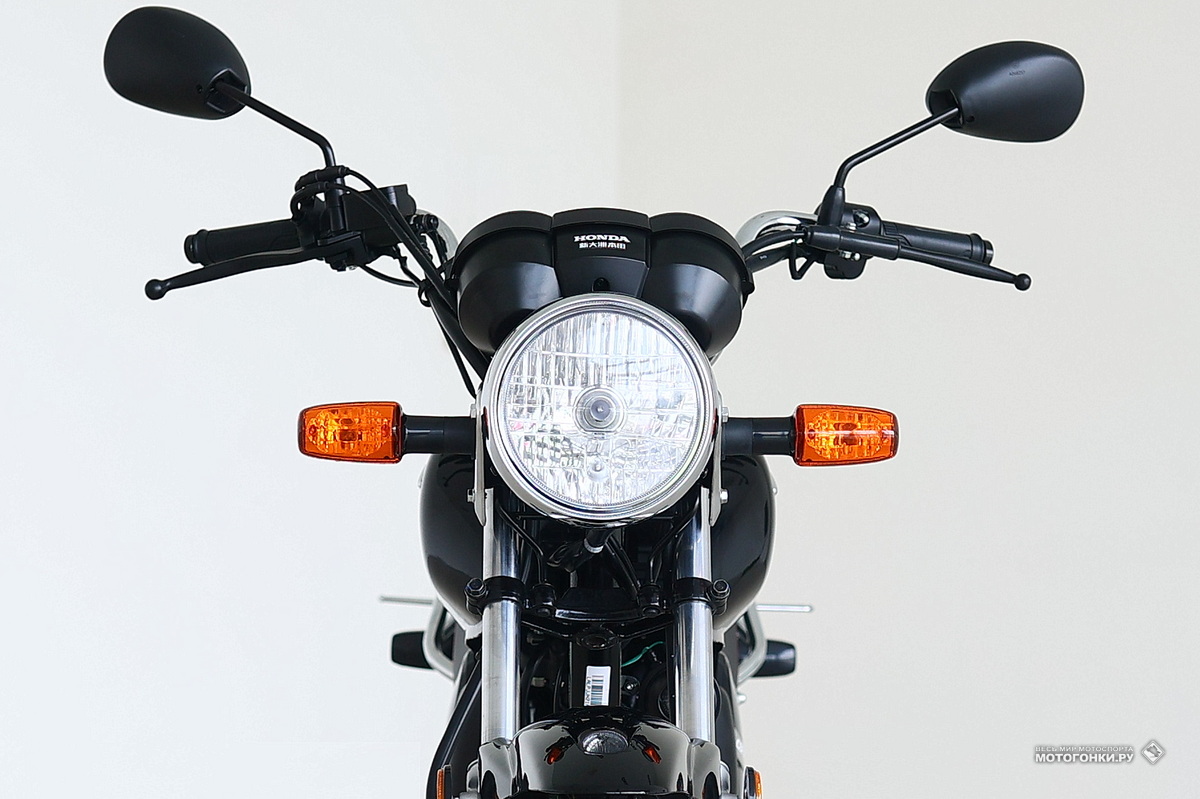Honda CBF 125T (2023) - типичный классический мотоцикл