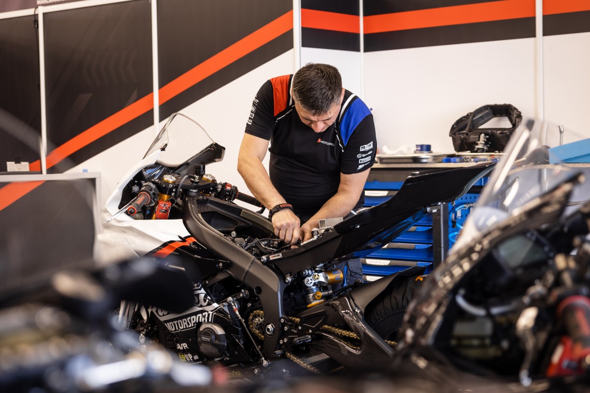 Опыт инженеров и механиков Motorrika пригодился в решении многочисленных проблем роста Ratchet Motorsport
