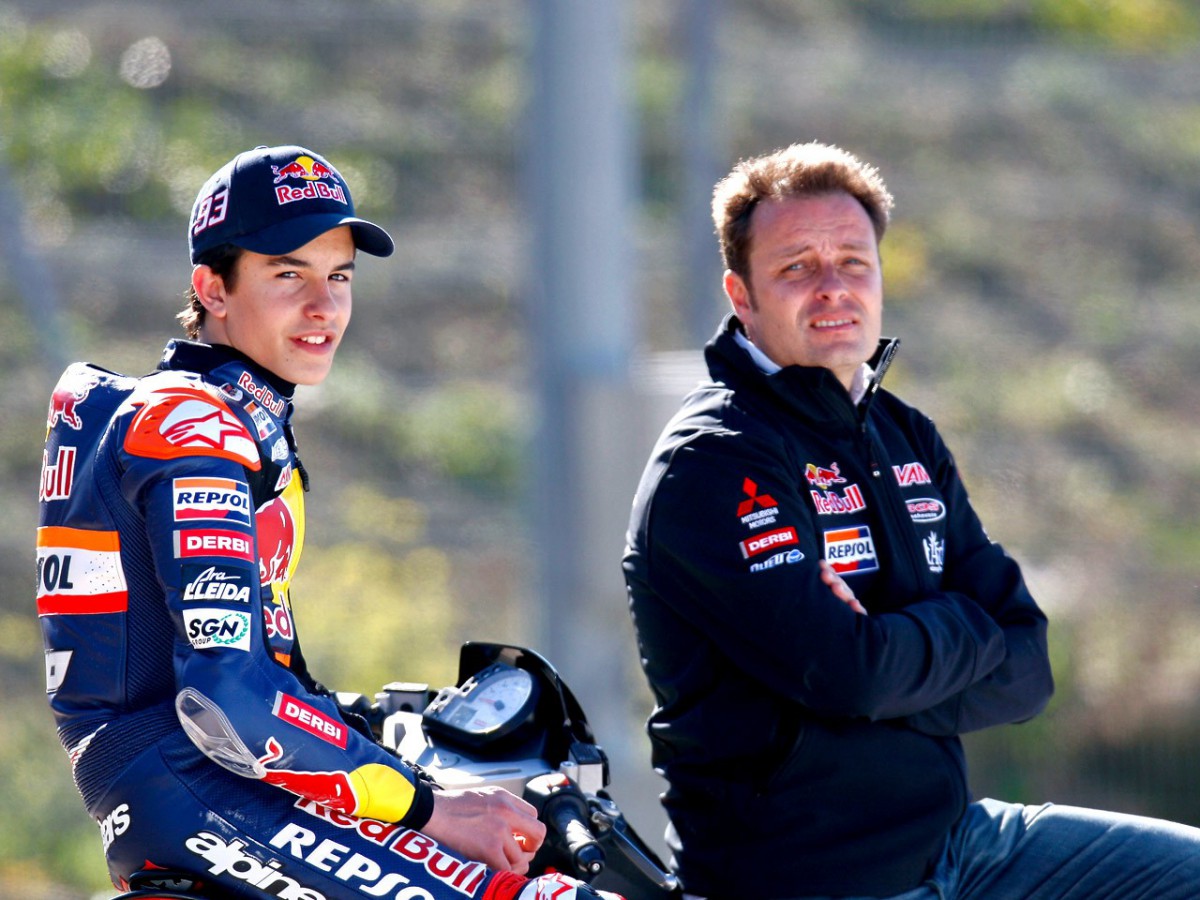 Юный Маркес и его менеджер Эмилио Альсамора, Red Bull Ajo Motorsport (2010)