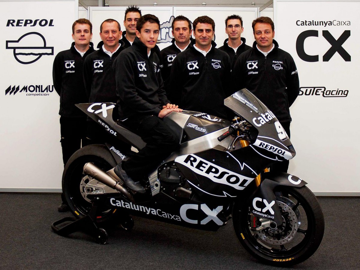 Рождение Золотой команды Марка Маркеса - Caixa Repsol Moto2 (Monlau Competicion), 2011