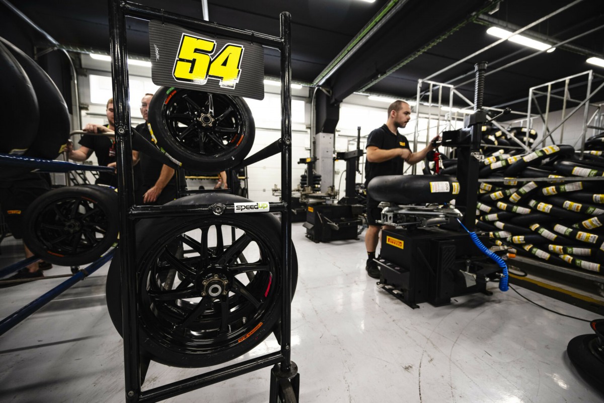 Pirelli теперь является официальным шинником Мото Гран-При в классах Moto2 и Moto3