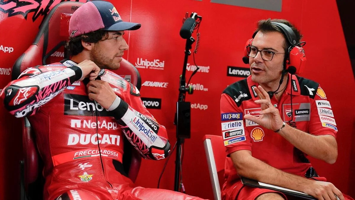 Энеа Бастианини и его шеф Марко Ринамонти, Ducati Lenovo Team