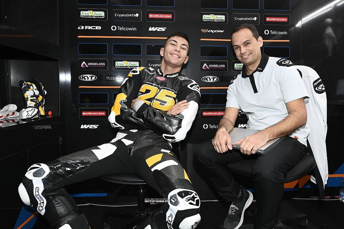 Рауль Фернандес и шеф его команды Ной Эррера переходят в TrackHouse Racing Aprilia MotoGP