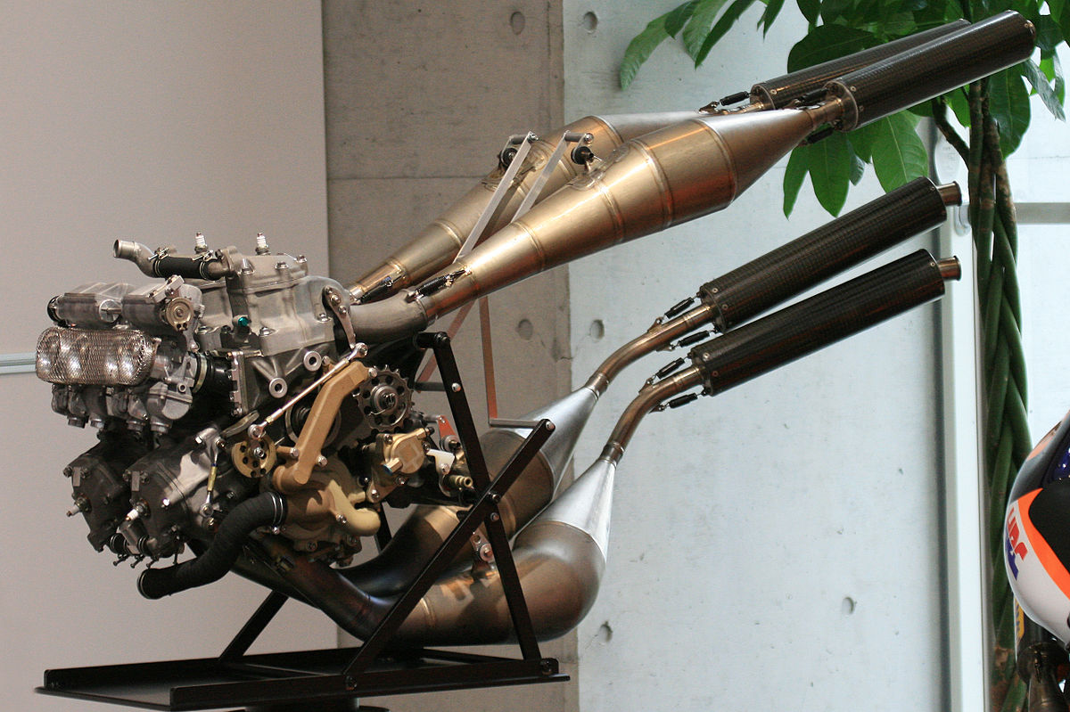 2-тактный двигатель Honda NSR500 поколения 1997 года, 185 л.с.
