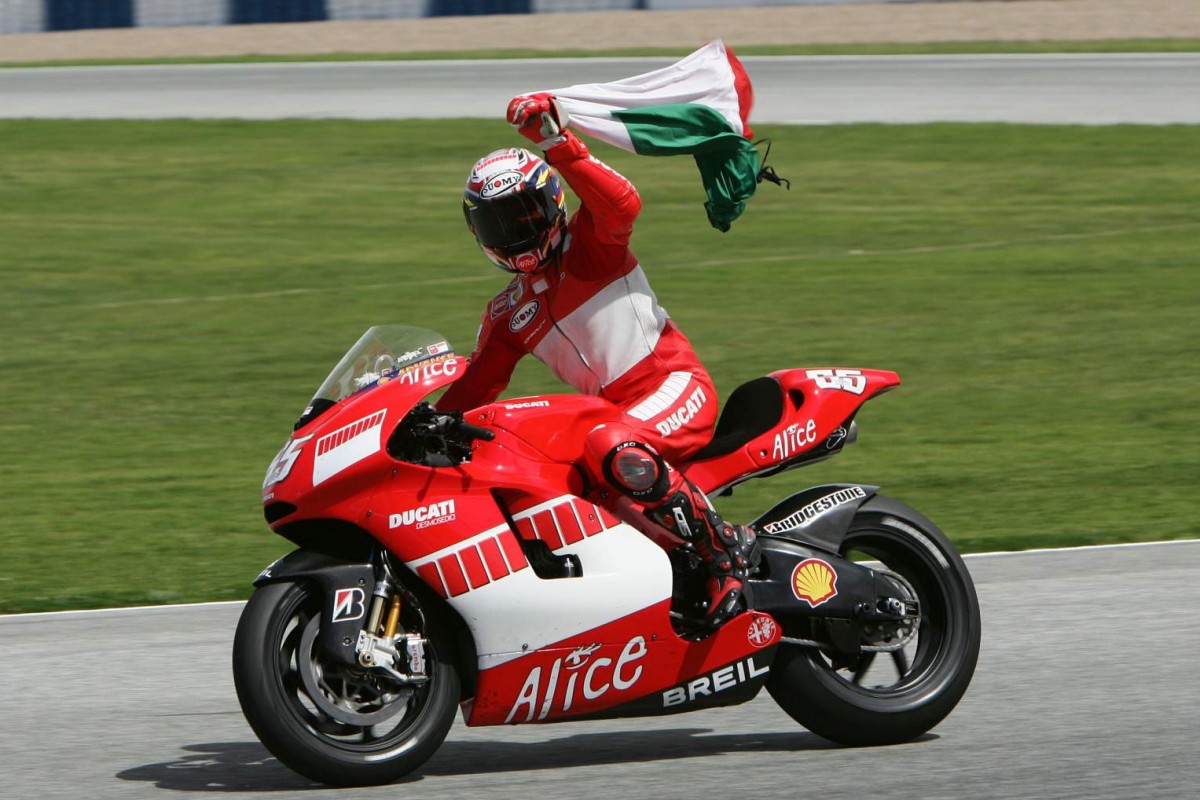 Лорис Капиросси принес первую победу Ducati уже в 2003 году