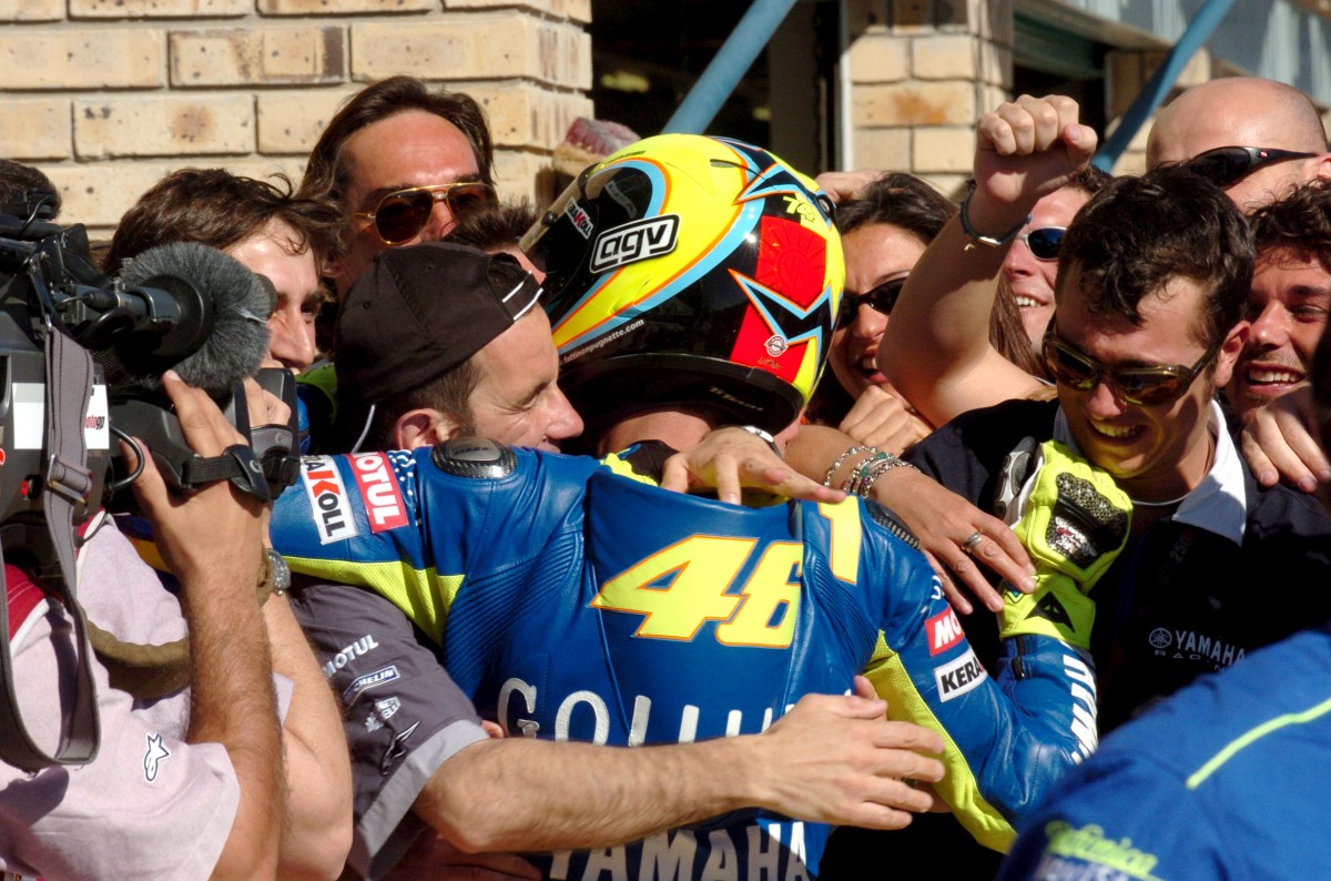 Валентино Росси выиграл титул чемпиона MotoGP вместе с Yamaha с первой попытки