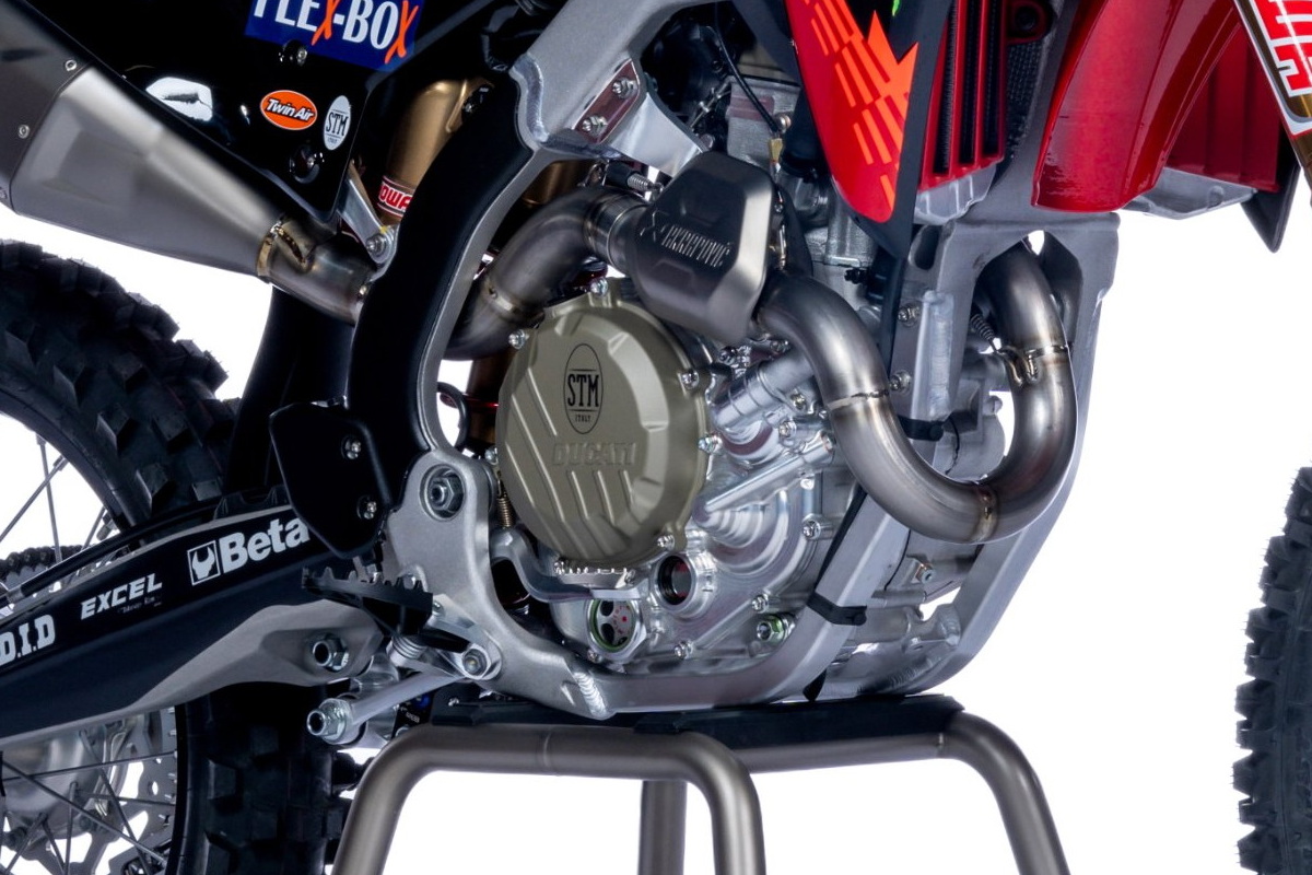 Партнером Ducati в разработке сцепления является компания STM