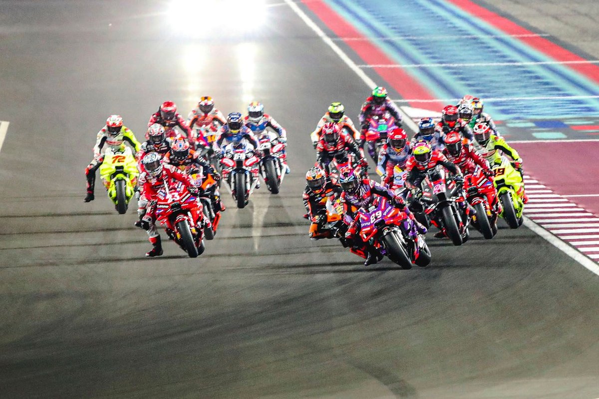 Старт Tissot Sprint Race Гран-При Катара по MotoGP