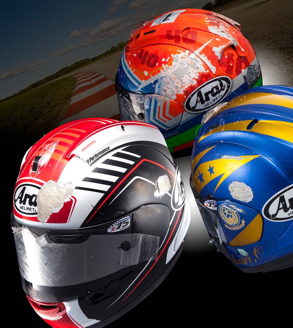 Шлемы серии RX-7V Racing пилотов Мото Гран-При из коллекции ARAI, как демонстрация их правоты