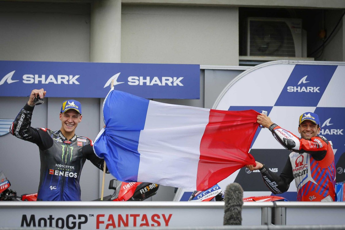 Фабио Куартараро и Жоан Зарко сделали двойной французский подиум в Ле-Мане на гонке MotoGP 2021 года